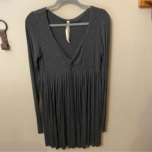 Gray Jersey Long Sleeve Raw Hem V neck pleated dress Size *L